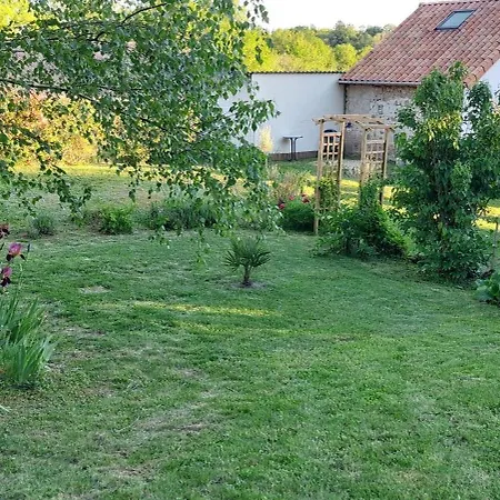 Maison Puygaud Bed & Breakfast *